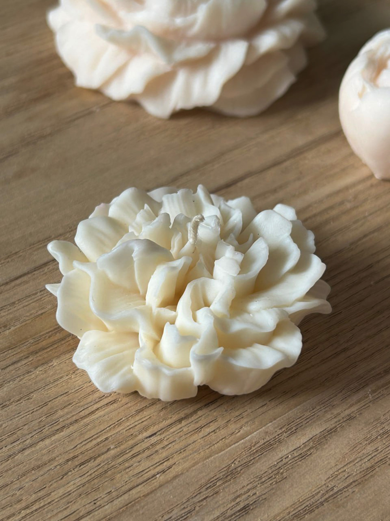 Ароматическая свеча "Гвоздика", аромат - пион & магнолия, из натурального оливкового воска Candle Design модель 120.2009 Фото