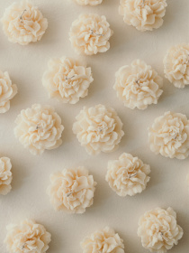 Ароматическая свеча "Гвоздика", аромат - пион & магнолия, из натурального оливкового воска Candle Design модель 120.2009 Фото