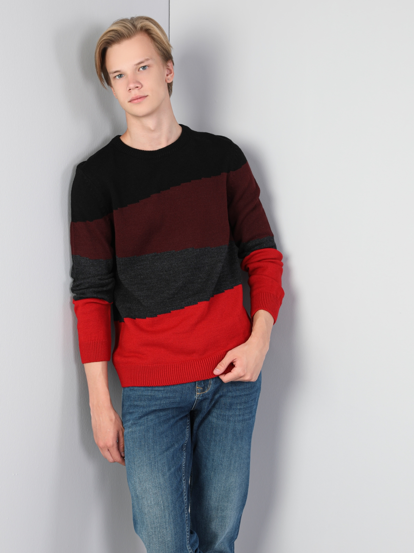 Кофты и свитера Colin’s модель CL1044602_Q1.V1_RED Фото