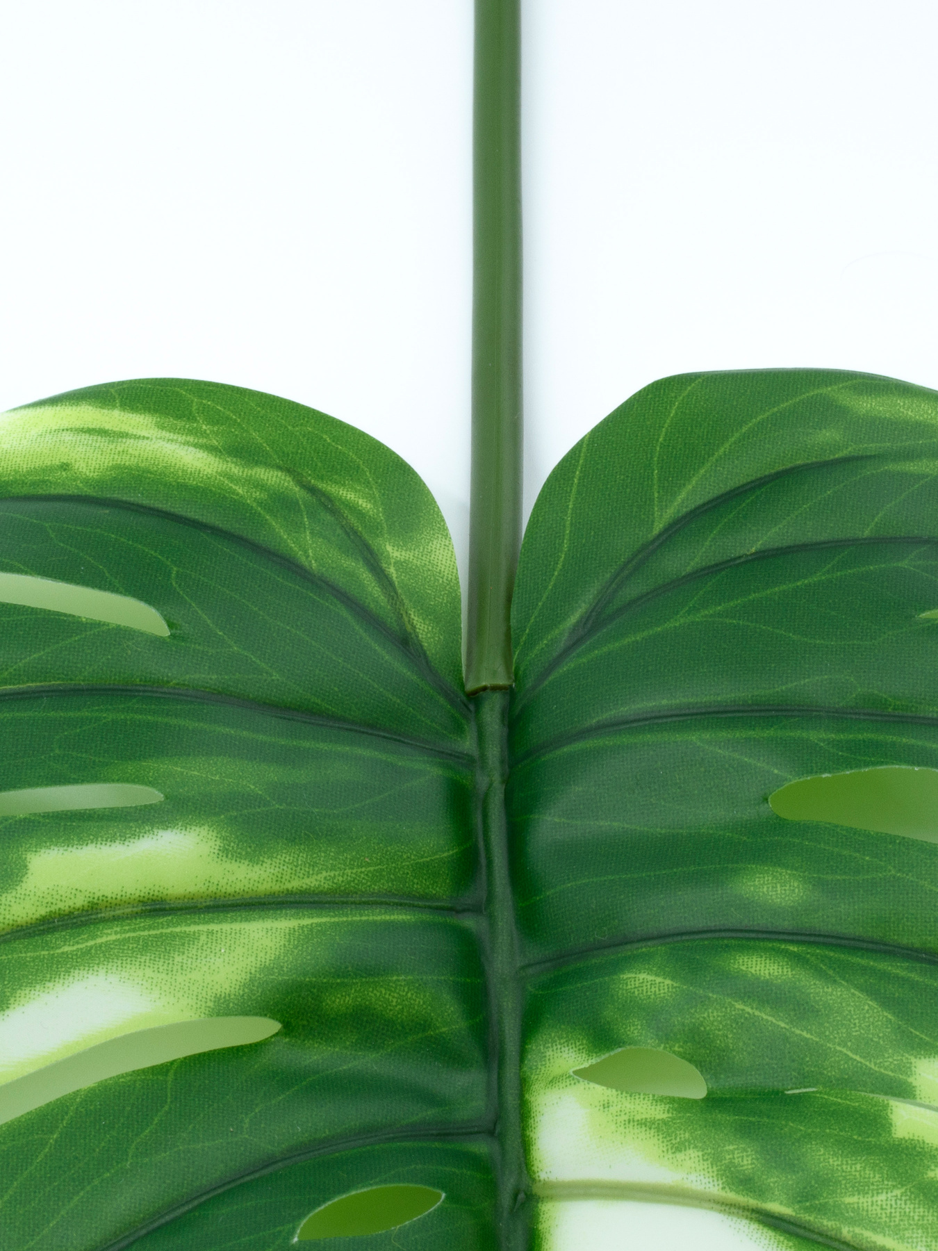 Искуственный лист "Monstera Alba" Engard модель TW-53 Фото