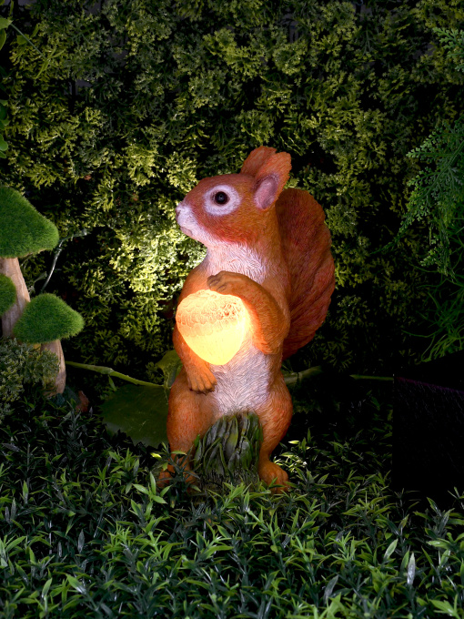 Декоративная фигурка "Белка с орехом", на солнечной батарее Engard модель KG-30 Фото