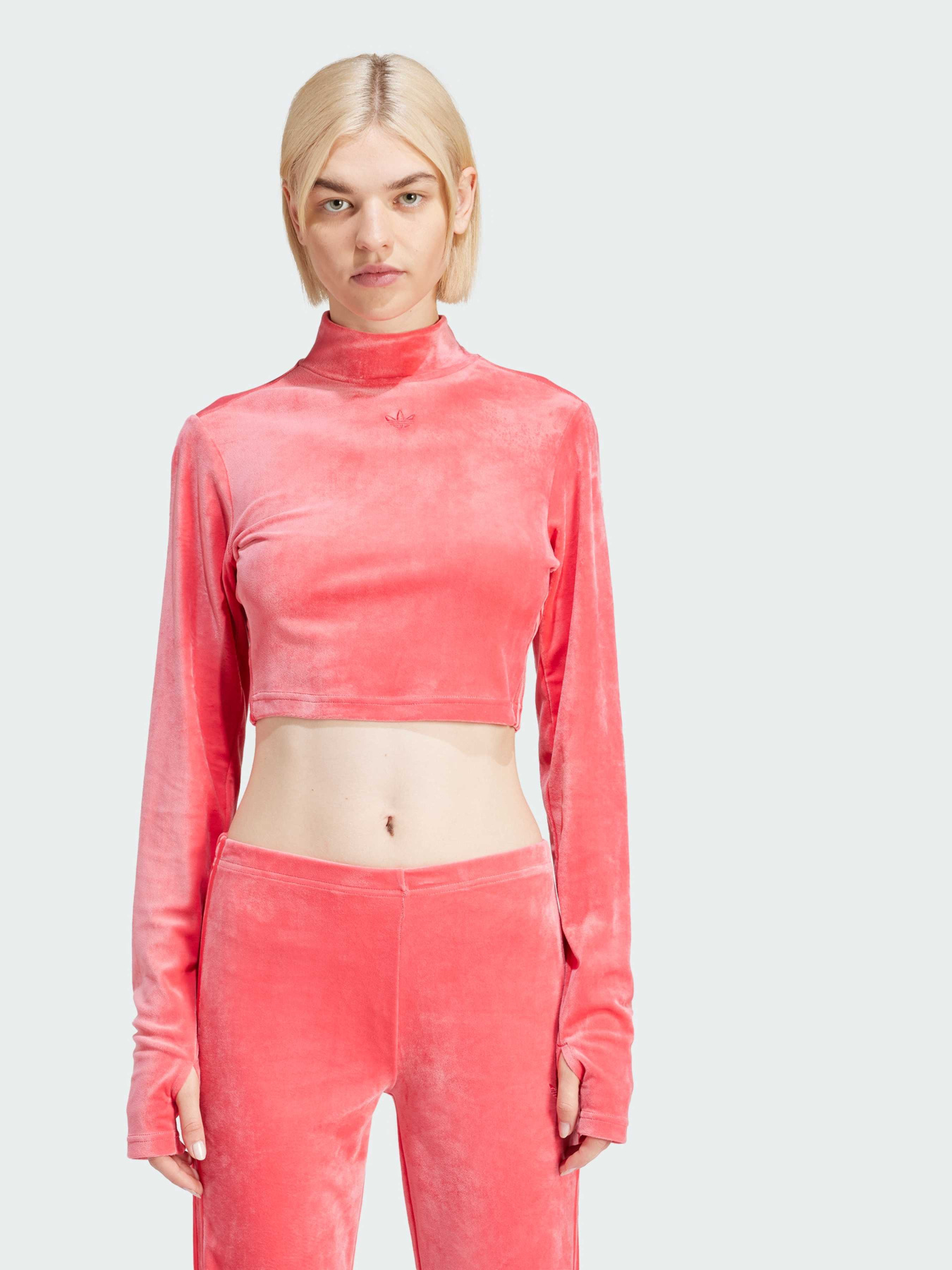 Топ Adidas модель IT7564 Фото