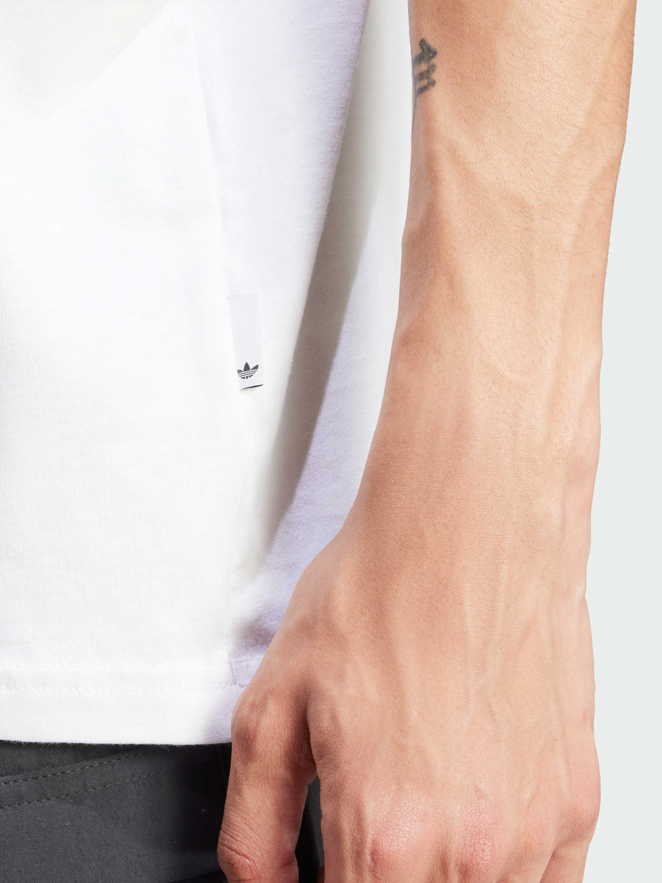 Футболка Adidas Graphics модель JD0677 Фото