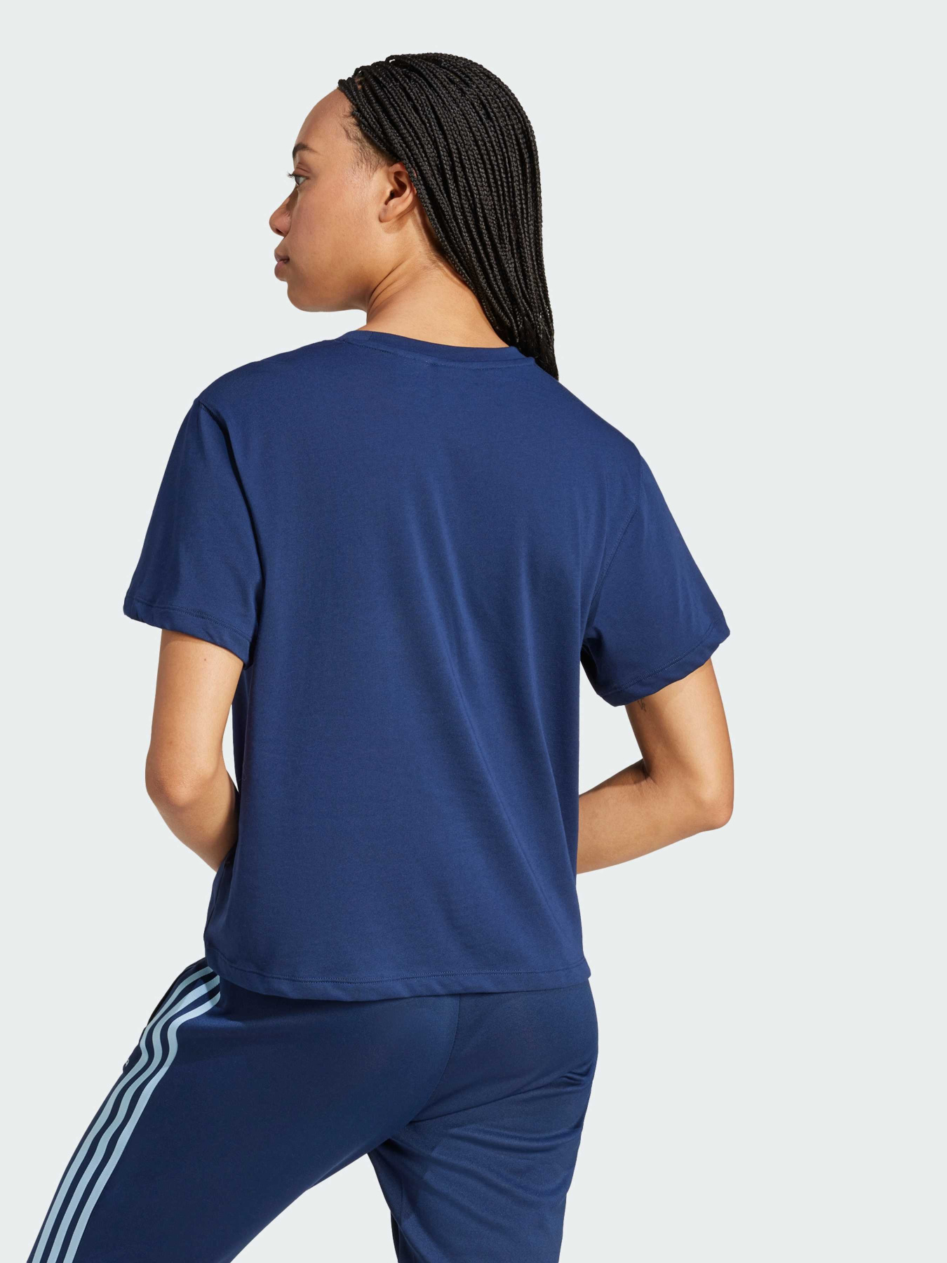 Футболка Adidas Adicolor модель JD3144 Футболка Adidas Adicolor модель JD3144 Фото