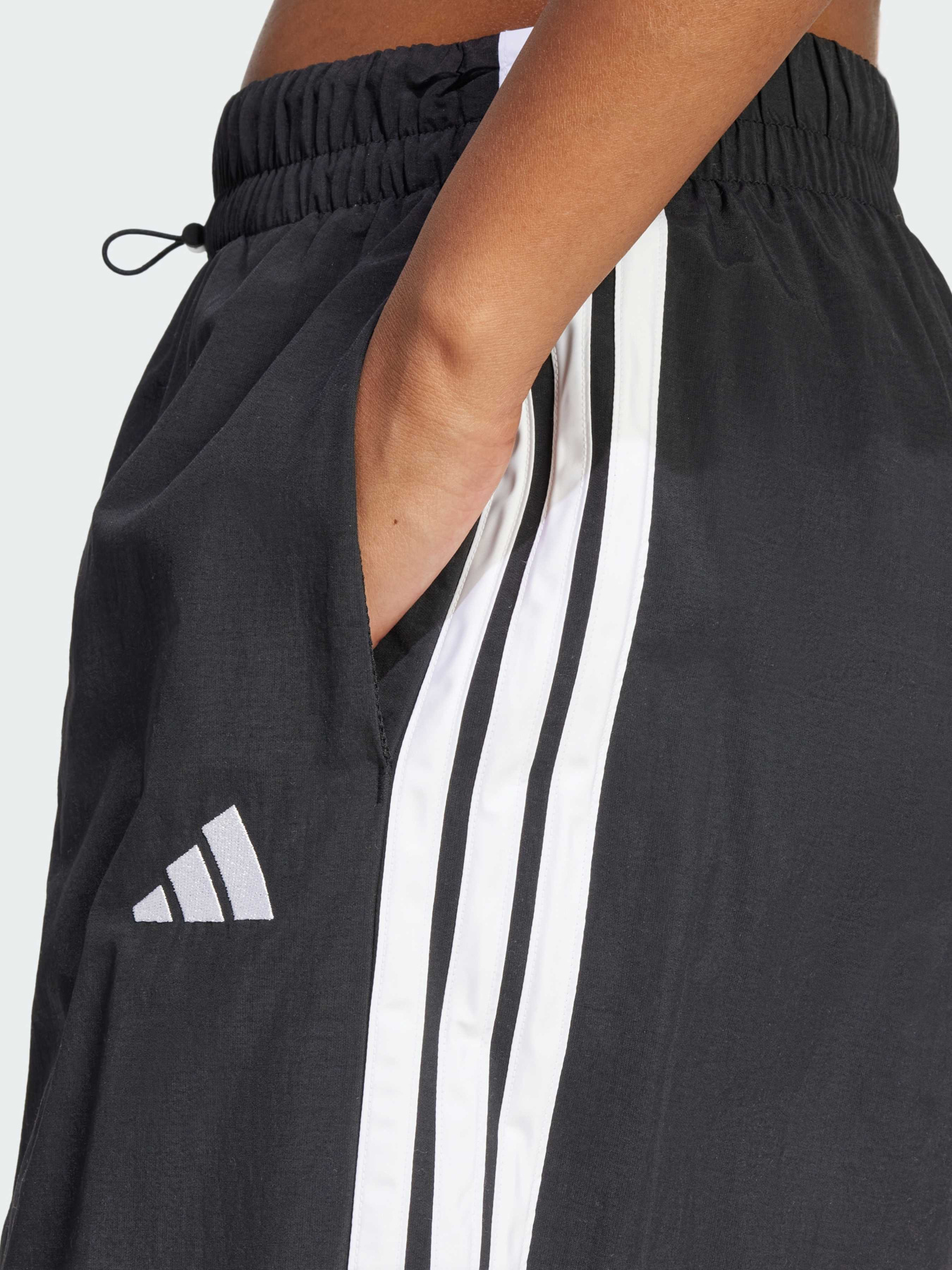 Брюки повседневные Adidas модель JE1306 Фото