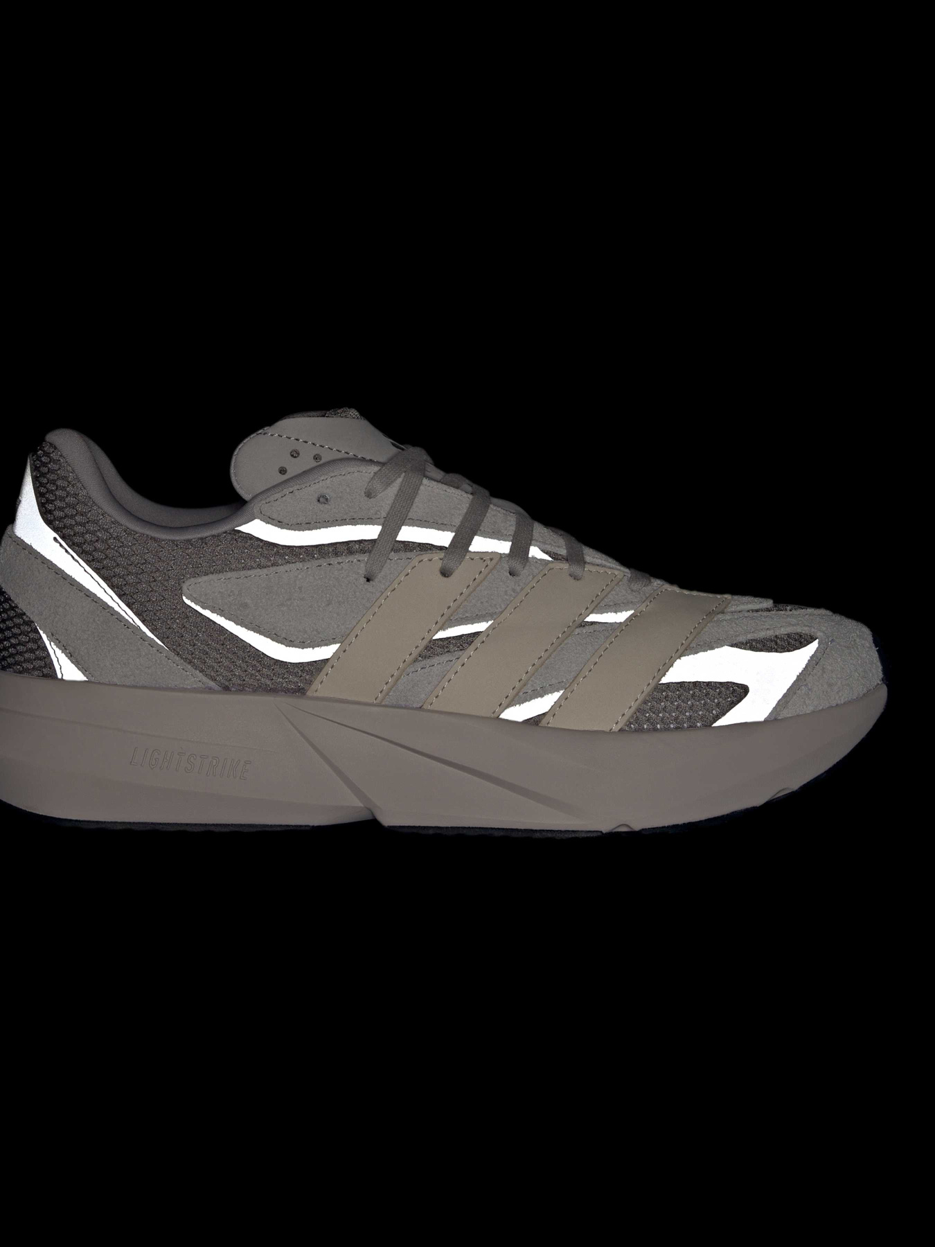 Кроссовки повседневные Adidas модель JQ9973 Фото