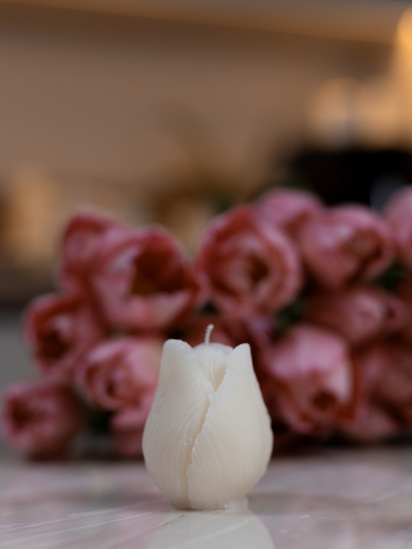 Candle Design ­Свічка "Тюльпан", аромат - Tulip Fields (Тюльпанові поля), натуральний оливковий віск модель 087 — фото 4 - INTERTOP