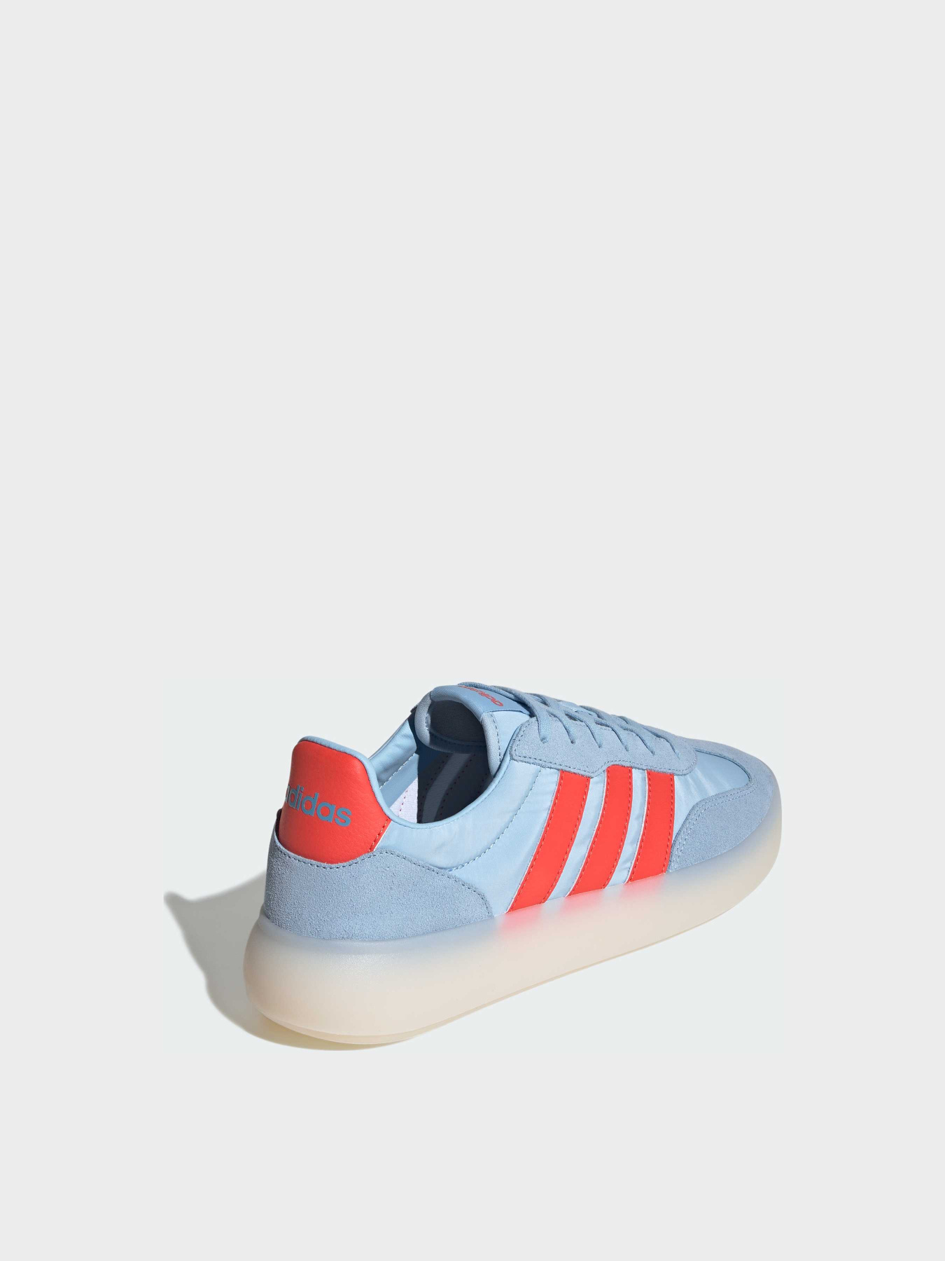 Кроссовки повседневные Adidas модель IH1238 Кроссовки повседневные Adidas модель IH1238 Фото
