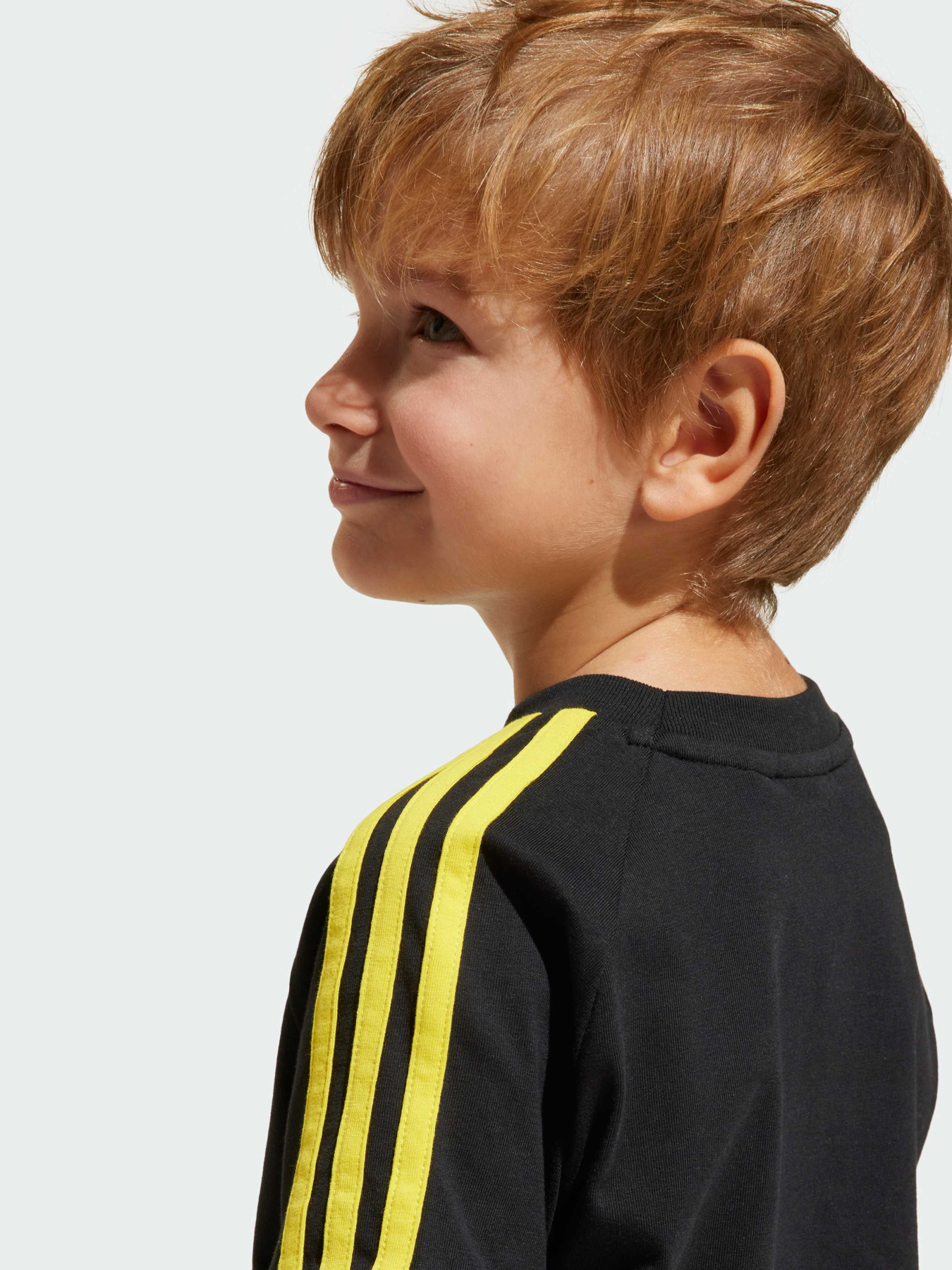 Футболка Adidas модель JD0456 Футболка Adidas модель JD0456 Фото