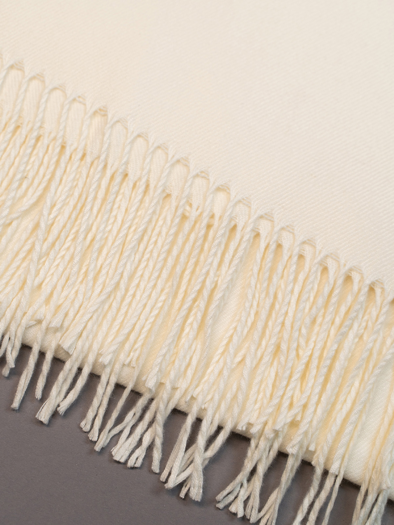 Шарф ISSA Plus Модель SH-49_молочный Фото