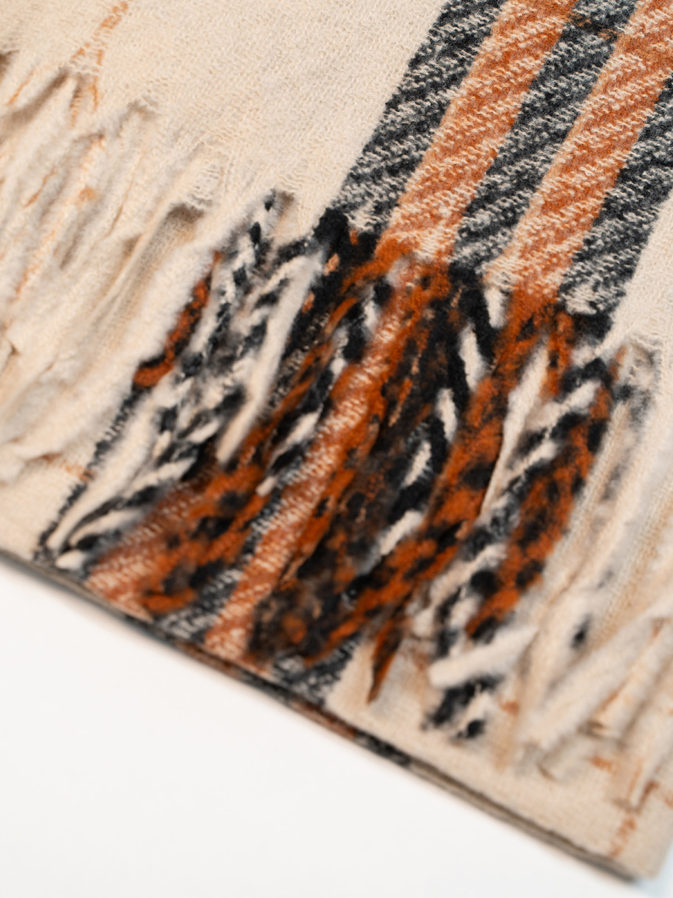 Шарф ISSA Plus модель SH-63_светло_бежевый Фото