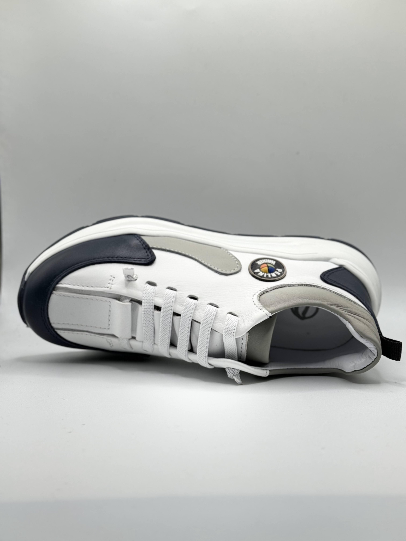 Кроссовки повседневные Perlina модель 105biliysh Фото