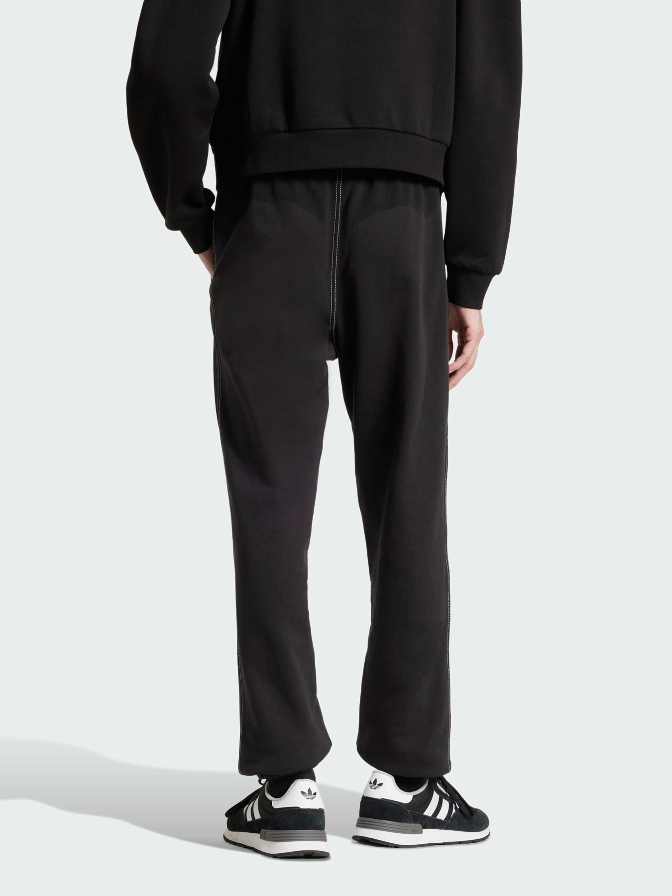 Штани повсякденні Adidas Graphics модель JP4487 Фото