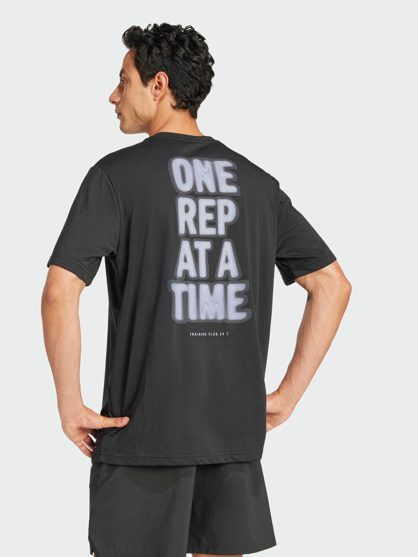 Спортивная футболка Adidas модель JD8235 Фото