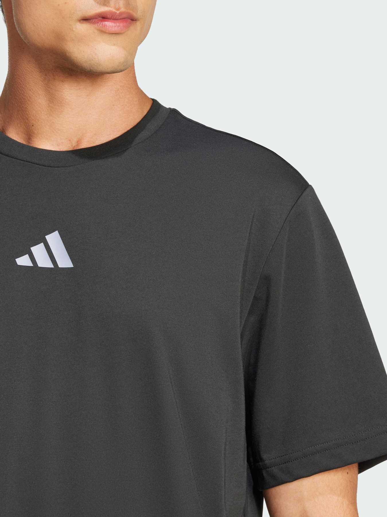 Спортивная футболка Adidas модель JD8235 Фото