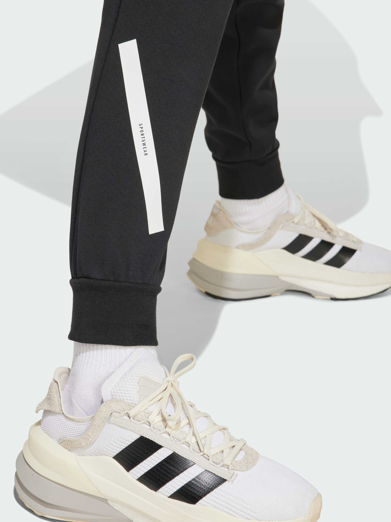 Джоггеры Adidas ZNE модель JD0006 Джоггеры Adidas ZNE модель JD0006 Фото