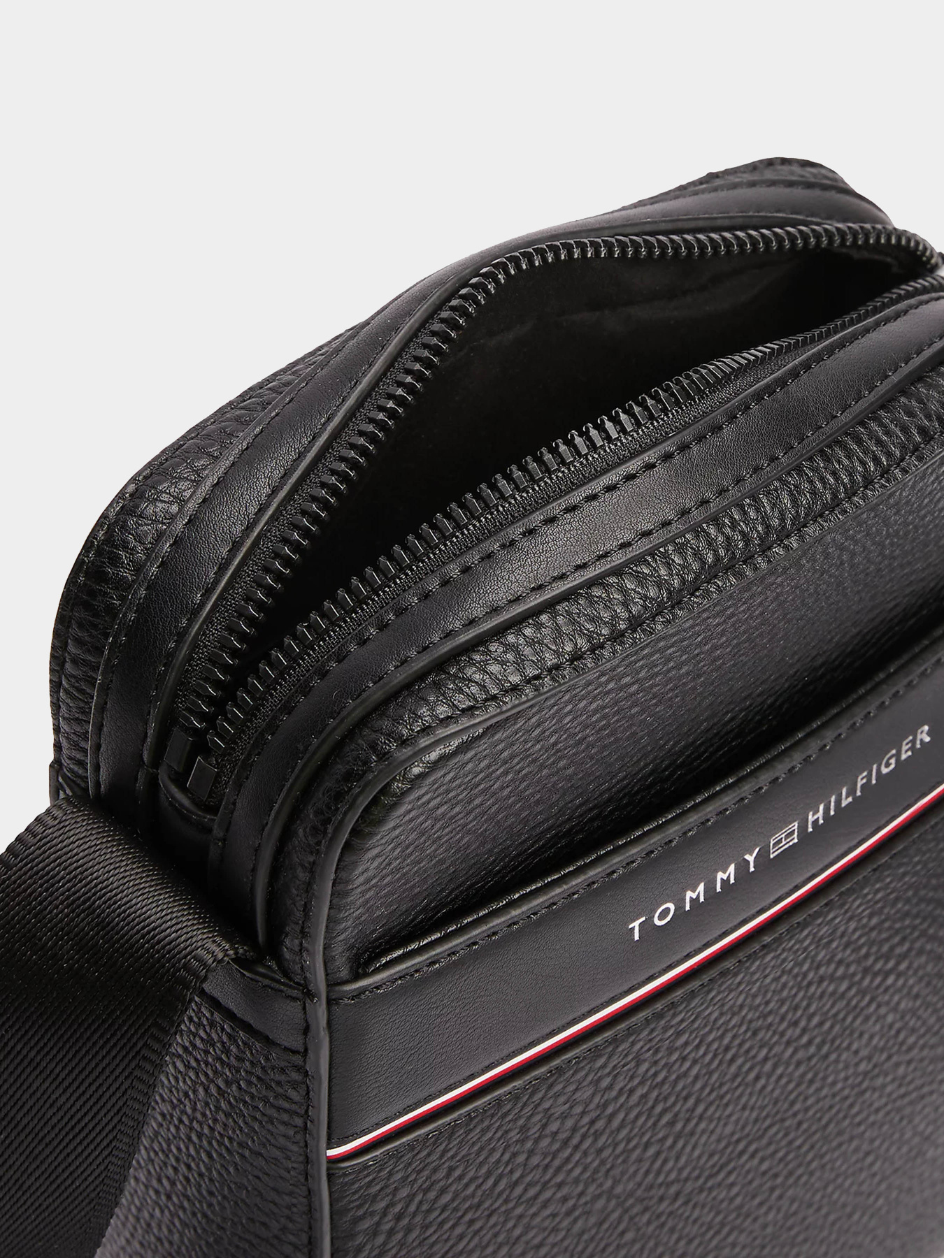 Сумки Tommy Hilfiger модель AM0AM13303-BDS Фото