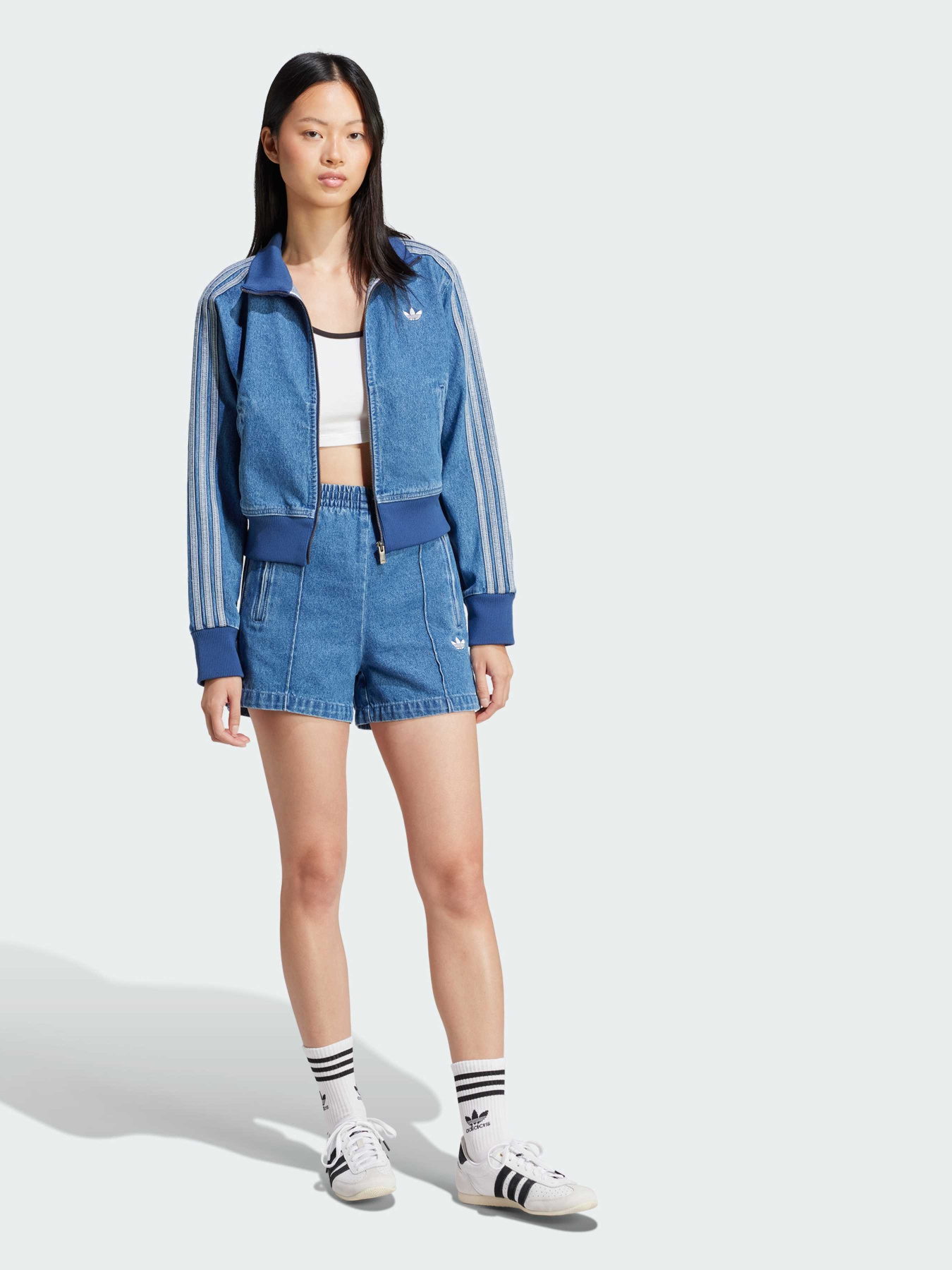 Куртки и дубленки Adidas Adicolor модель JD2570 Куртки и дубленки Adidas Adicolor модель JD2570 Фото