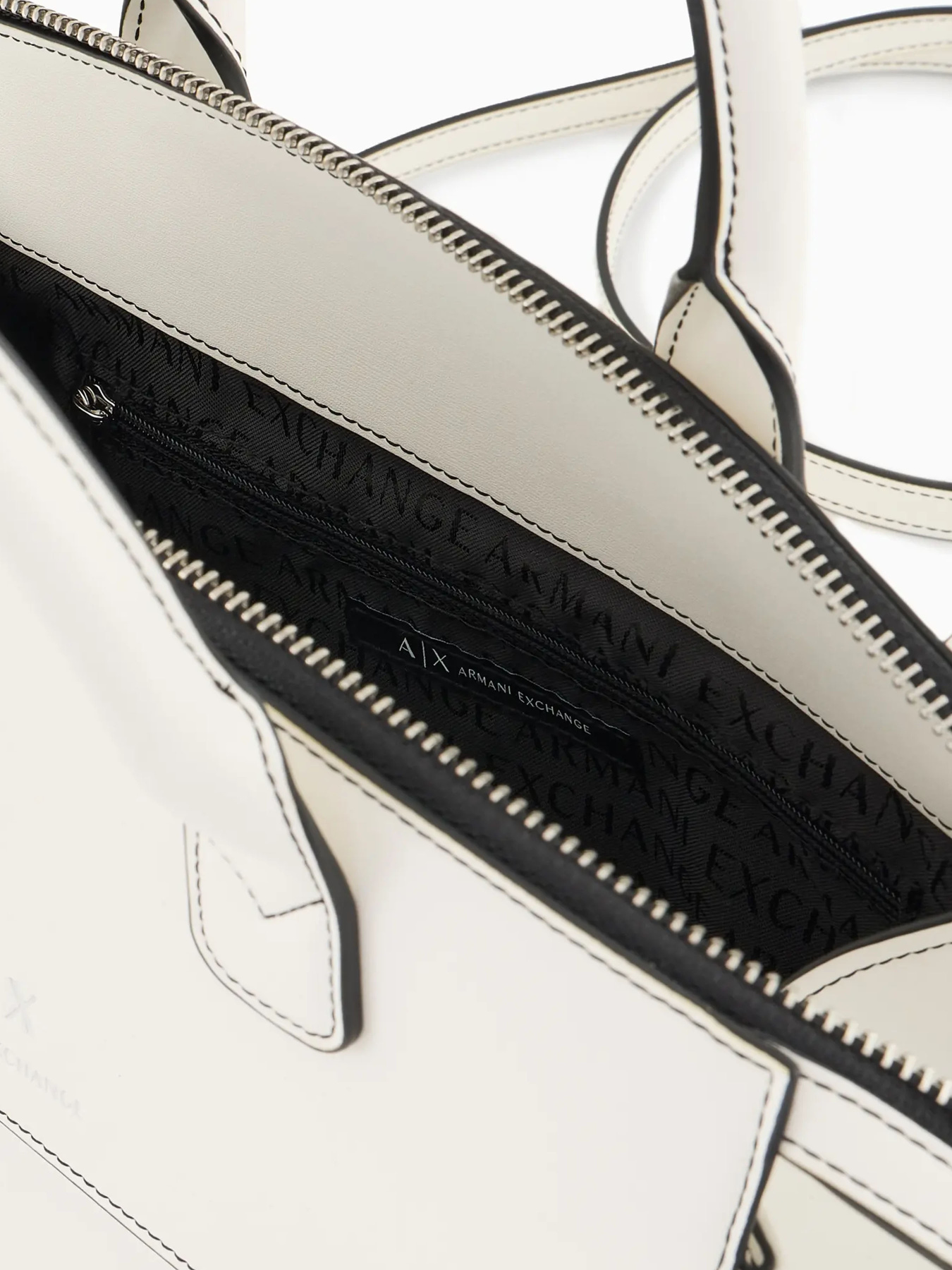 Сумки Armani Exchange модель XW000307-AF12040-F0003 Фото