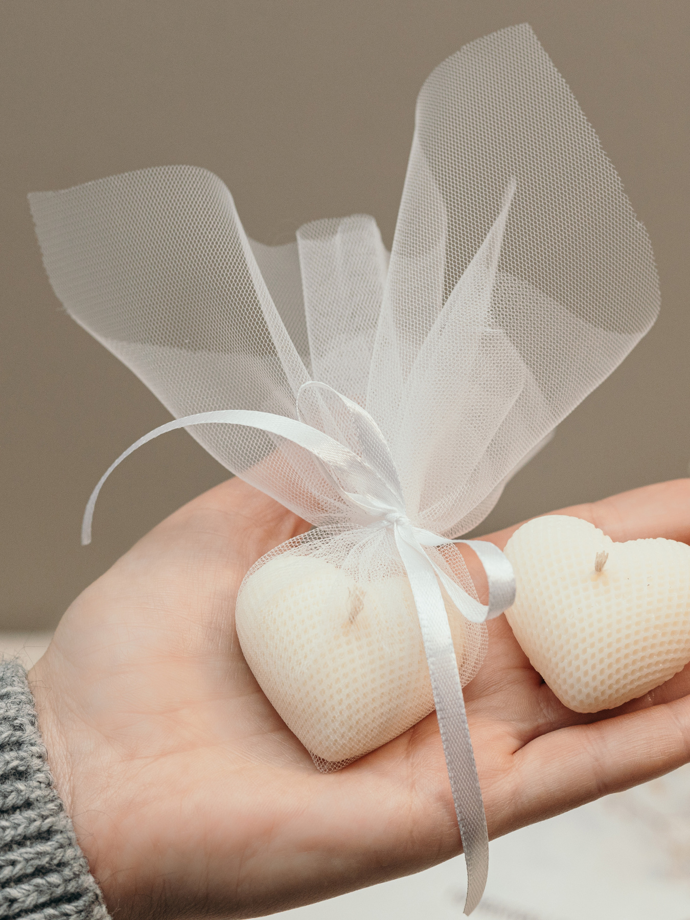 Ароматическая свеча "Сердечко в фатине", аромат "Ежевика & шампанское" из натурального оливкового воска Candle Design модель 220.0007 Фото