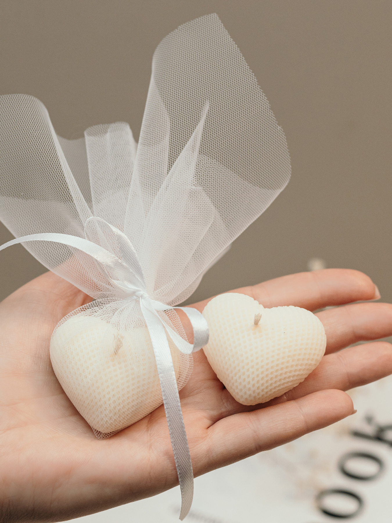 Ароматическая свеча "Сердечко в фатине", аромат "Ежевика & шампанское" из натурального оливкового воска Candle Design модель 220.0007 Фото