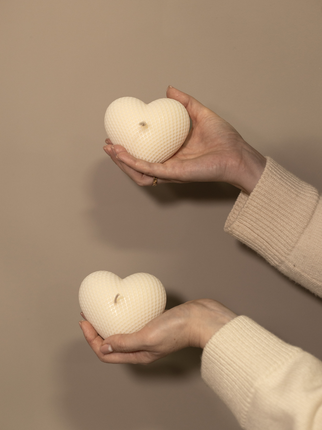 Ароматическая свеча "Сердце L", аромат "Ежевика & шампанское" из натурального оливкового воска Candle Design модель 130.2003 Фото