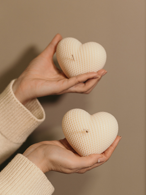 Ароматическая свеча "Сердце L", аромат "Ежевика & шампанское" из натурального оливкового воска Candle Design модель 130.2003 Фото