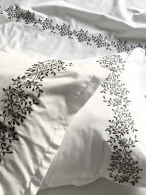 Комплект постільної білизни білий з вишитими сірими гілками Cozy модель 10135295 Комплект постільної білизни білий з вишитими сірими гілками Cozy модель 10135295 Фото