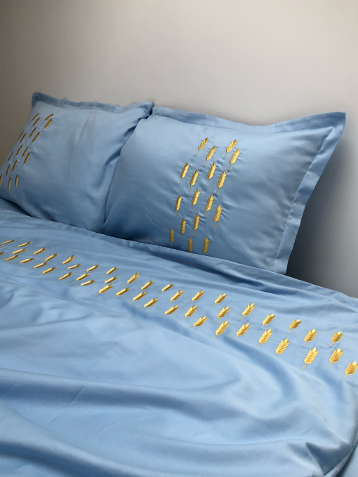 Комплект постільної білизни небесно-блакитний з вишитими золотими колосками Cozy модель 10494059 Фото