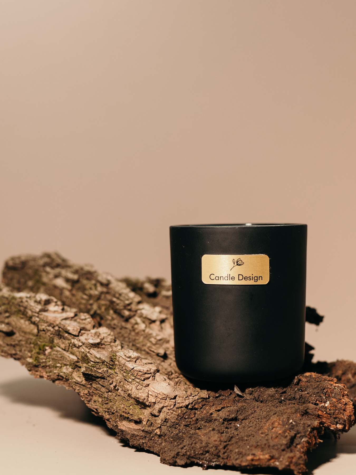 Свічка парфумована "Збудження", аромат Секвої та мох, з натурального соєвого воску та дерев'яним гнотом Candle Design модель 210.0012/0015 Свічка парфумована "Збудження", аромат Секвої та мох, з натурального соєвого воску та дерев'яним гнотом Candle Design модель 210.0012/0015 Фото