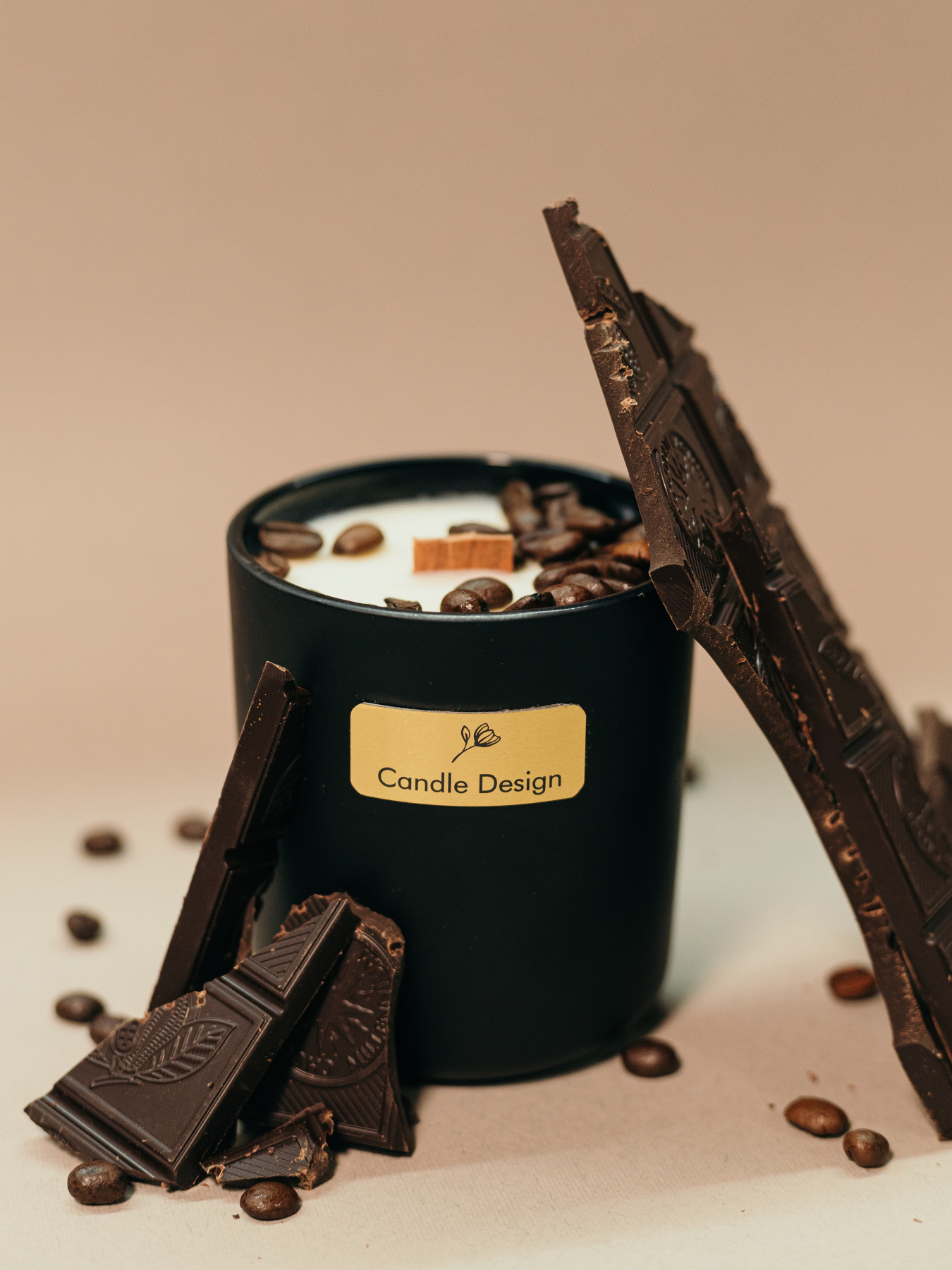 Свічка парфумована "Таємниця", аромат Тютюн & Ваніль, з натурального соєвого воску та дерев'яним гнотом Candle Design модель 210.0010/0013 Свічка парфумована "Таємниця", аромат Тютюн & Ваніль, з натурального соєвого воску та дерев'яним гнотом Candle Design модель 210.0010/0013 Фото