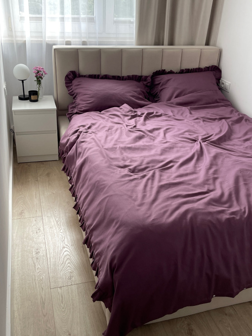 Комплект постільної білизни з рюшами слива Cozy модель 11140720 Фото