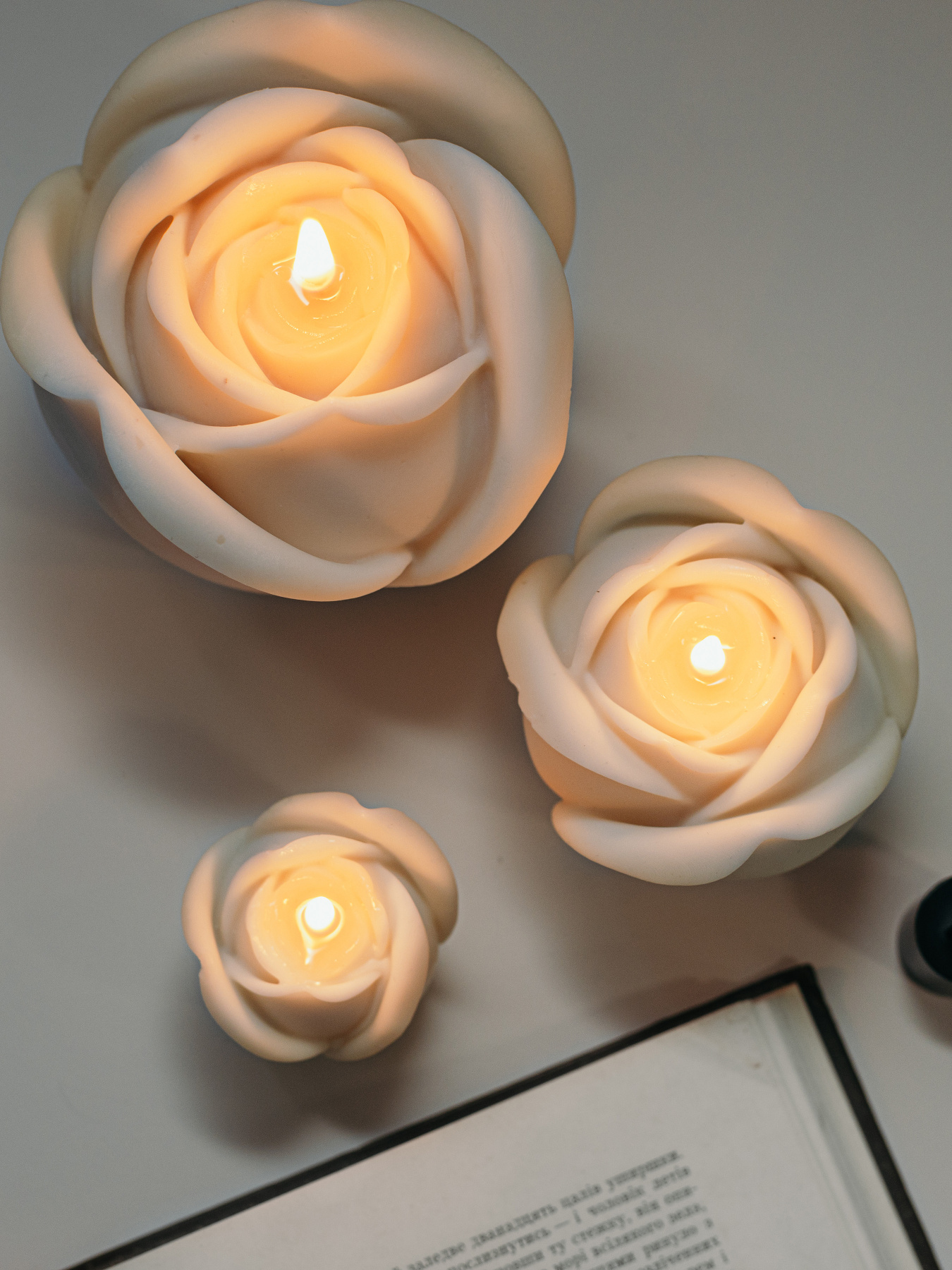 Набор свеч "Белые розы" из натурального оливкового воска Candle Design модель 200.0010 Фото