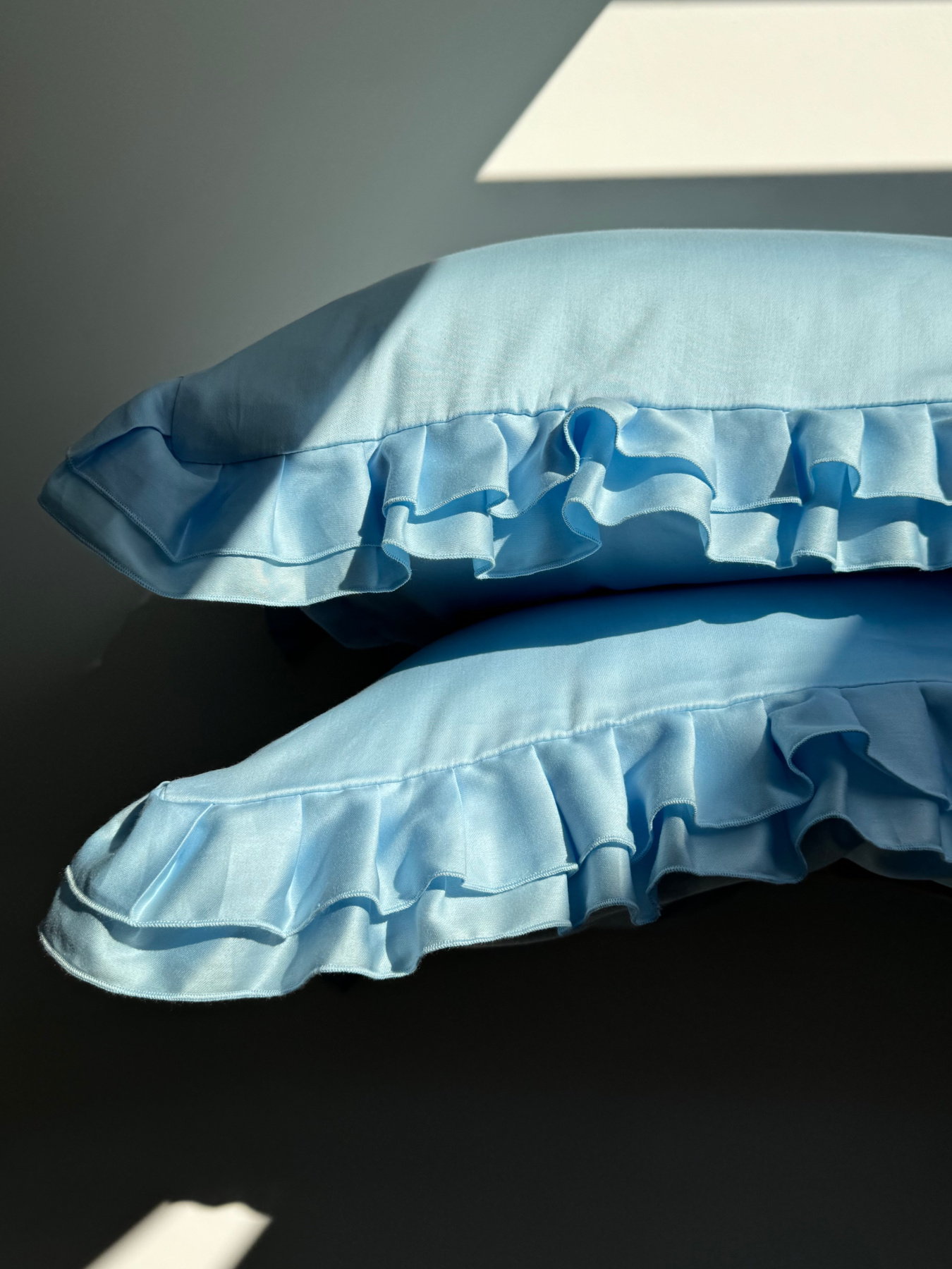 Наволочка з рюшами небесно-блакитна Cozy модель 10122190 Фото