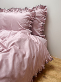 Наволочка з рюшами рожева з чорним кантом Cozy модель 11504554 Фото