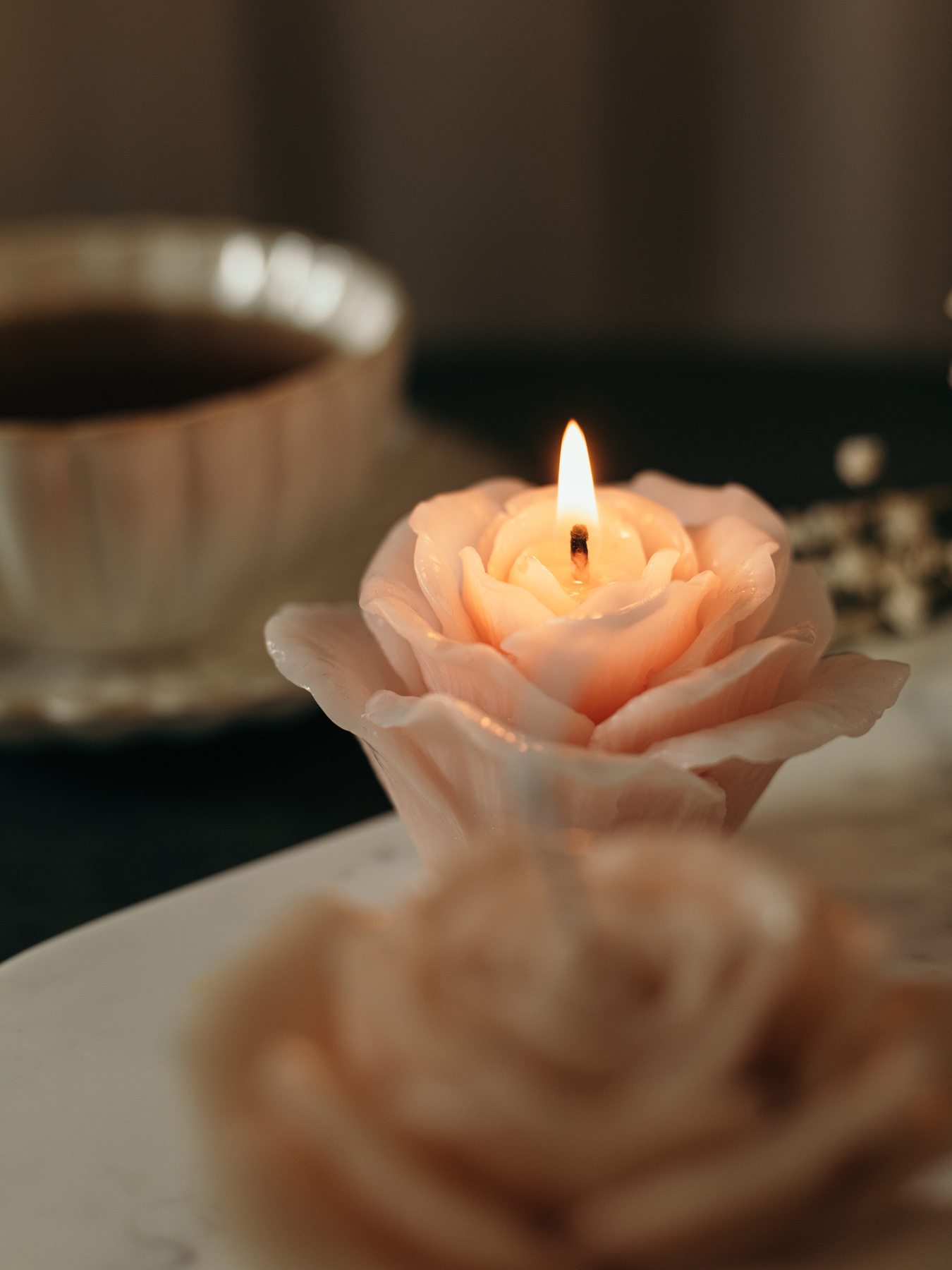 Свеча "Роза Альба" парфюмированная, аромат - цветочный, из натурального пчелиного воска Candle Design модель 120.3013 Фото