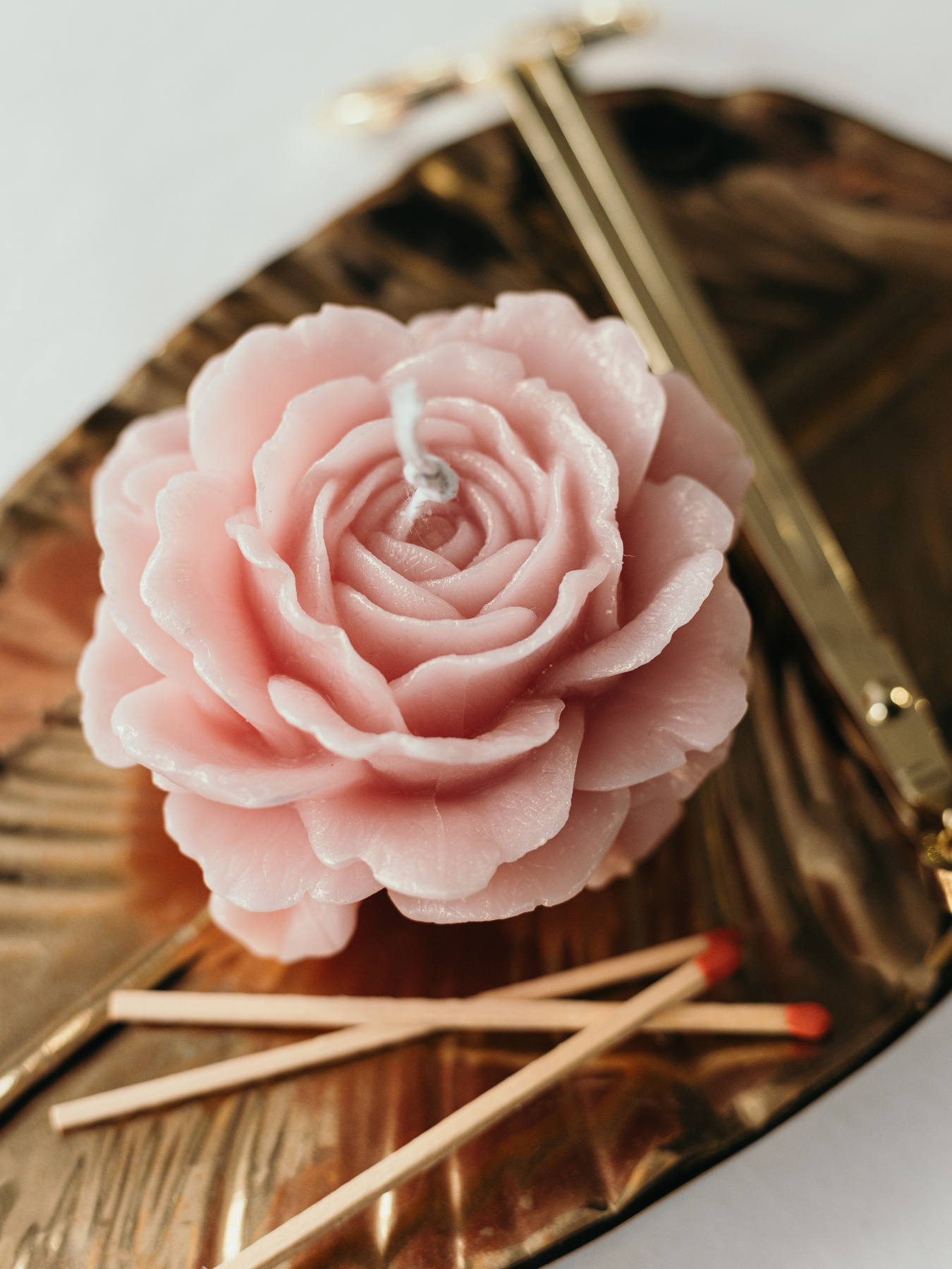 Ароматическая свеча "Роза Ванесса", аромат - цветочный, из натурального пчелиного воска, 75 г Candle Design модель 120.3011 Фото