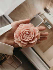 Ароматическая свеча "Роза Ванесса", аромат - цветочный, из натурального пчелиного воска, 75 г Candle Design модель 120.3011 Фото