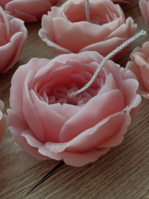 Ароматическая свеча "Роза Остина", аромат - цветочный, из натурального пчелиного воска Candle Design модель 120.3012 Фото