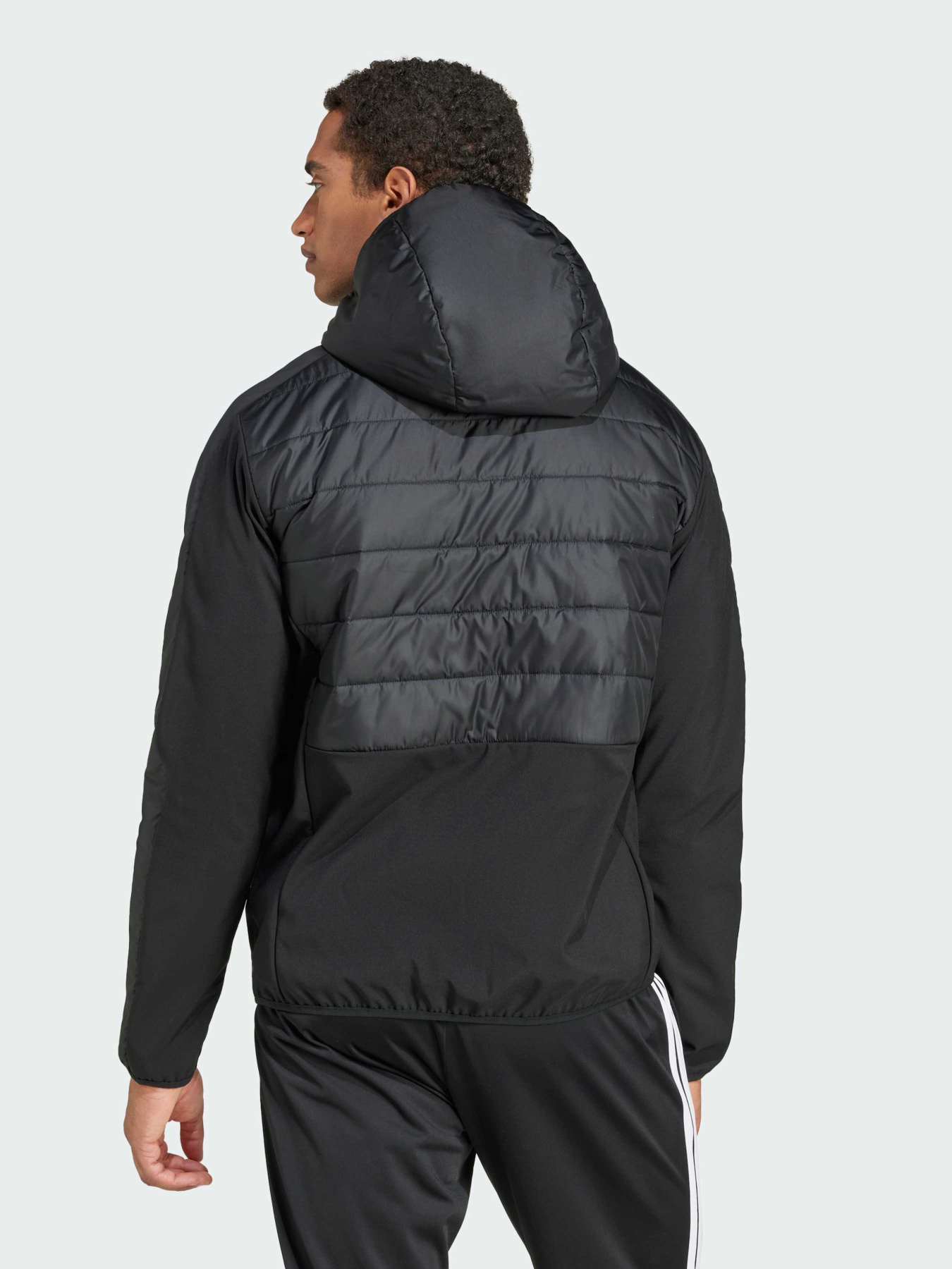 Демісезонна куртка Adidas модель JJ1201 Фото