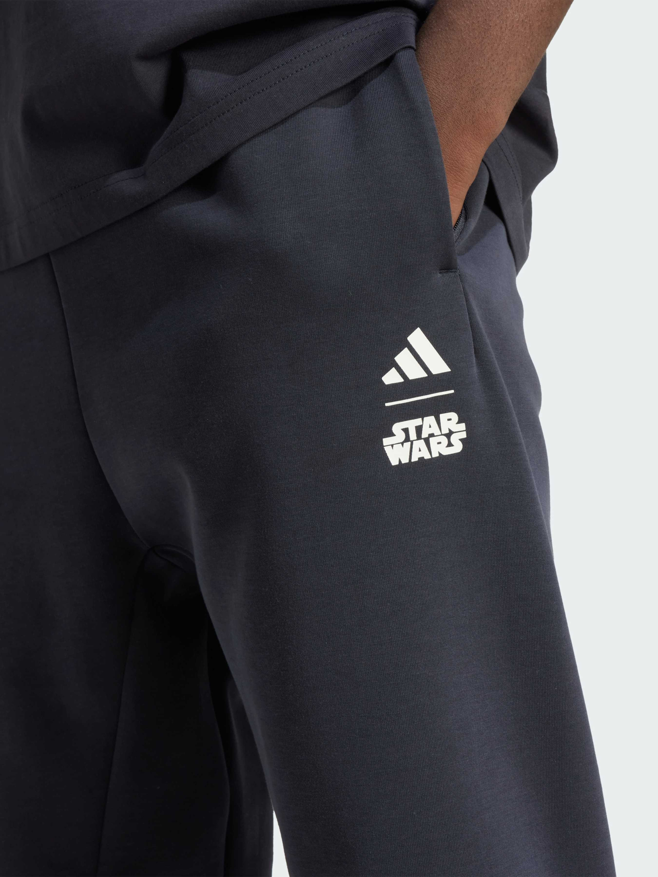 Повсякденні штани Adidas x Disney модель JI5724 Повсякденні штани Adidas x Disney модель JI5724 Фото