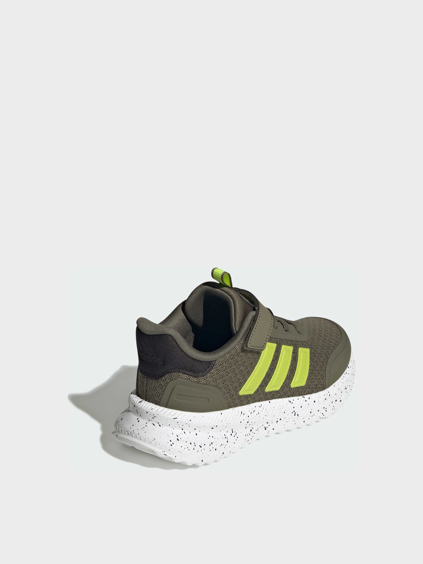 Кросівки Adidas XPLR модель IH1067 Фото