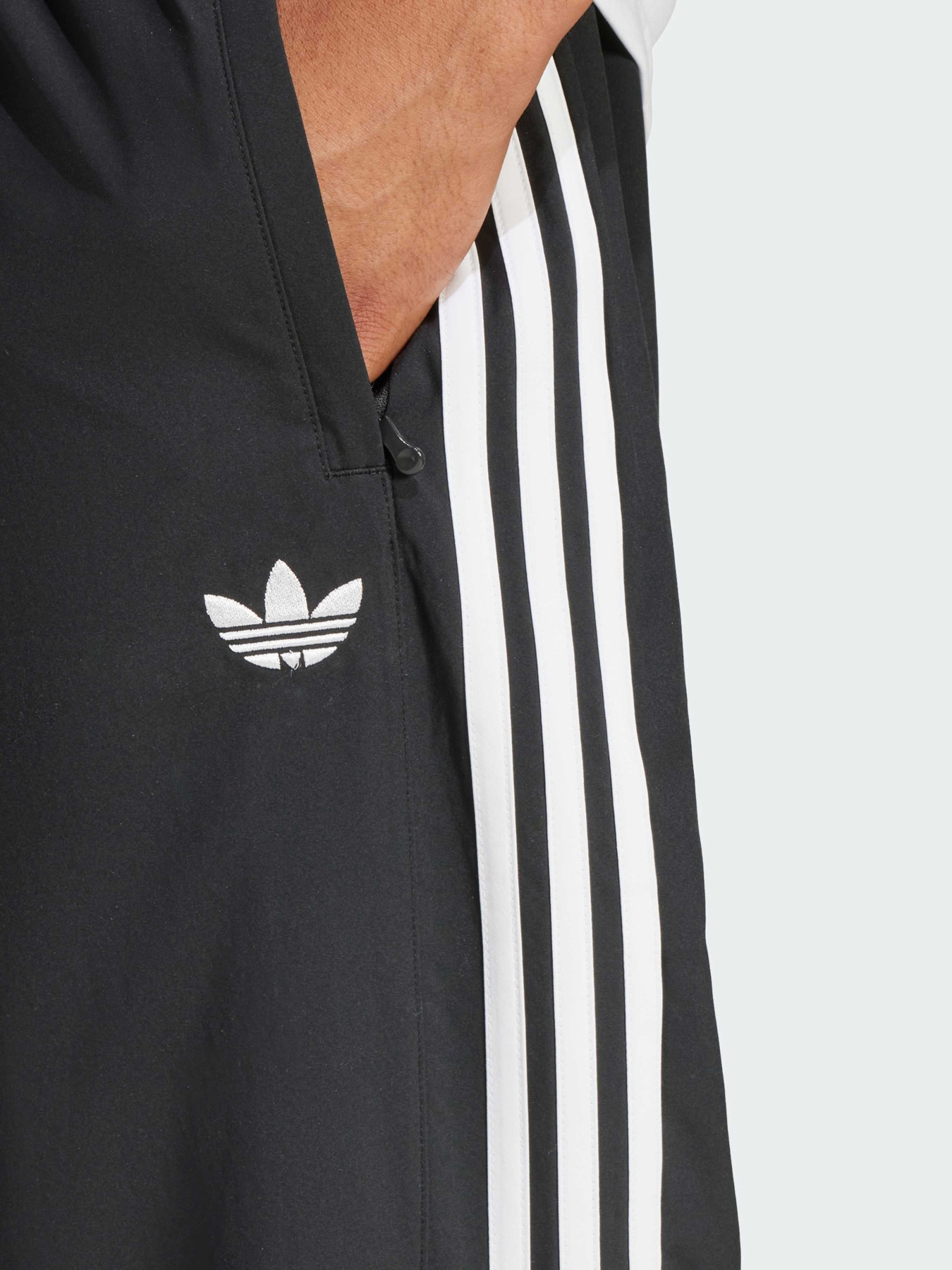 Повсякденні штани Adidas Adicolor модель JC6228 Фото