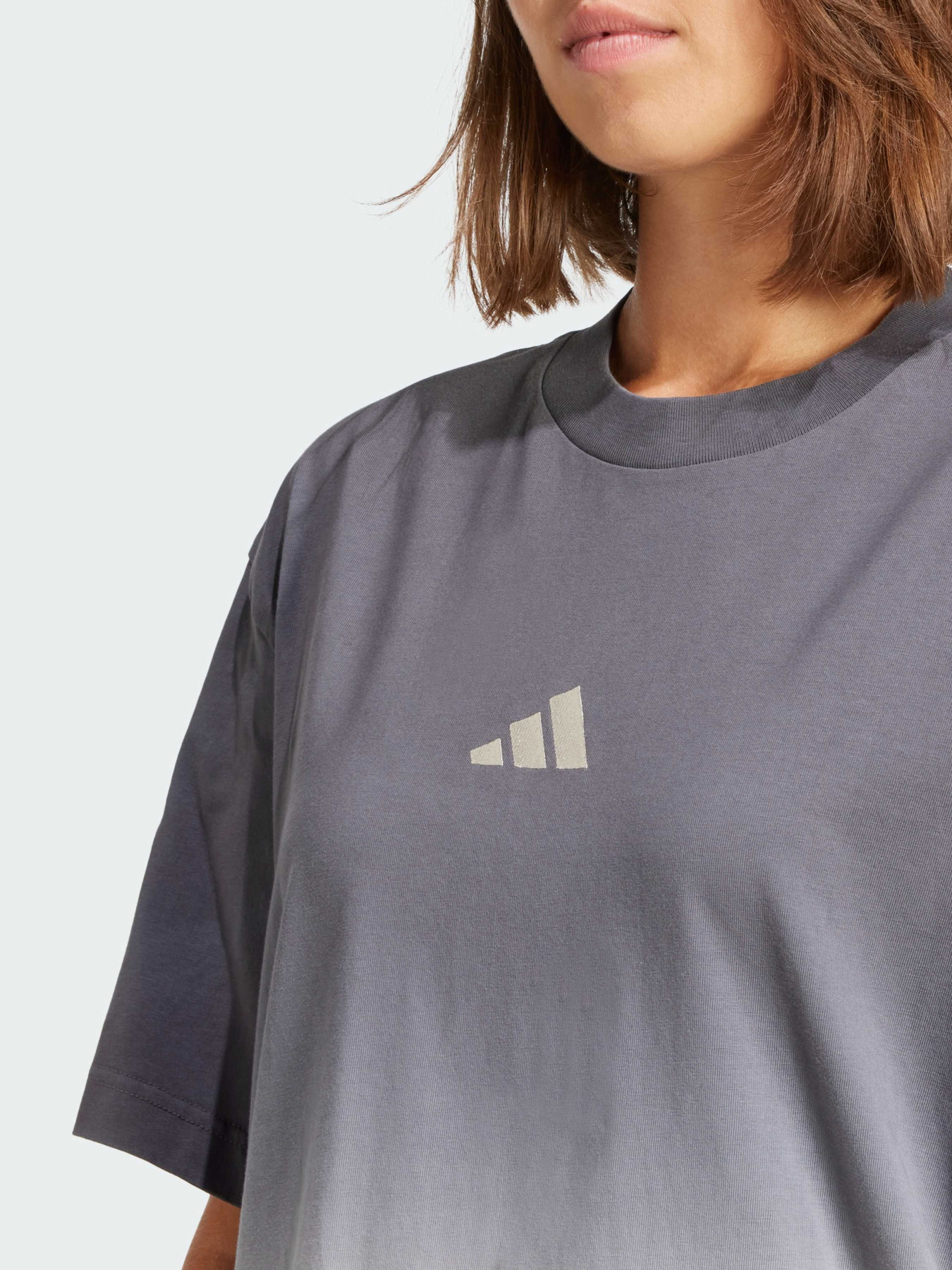 Футболка Adidas модель JD0215 Футболка Adidas модель JD0215 Фото