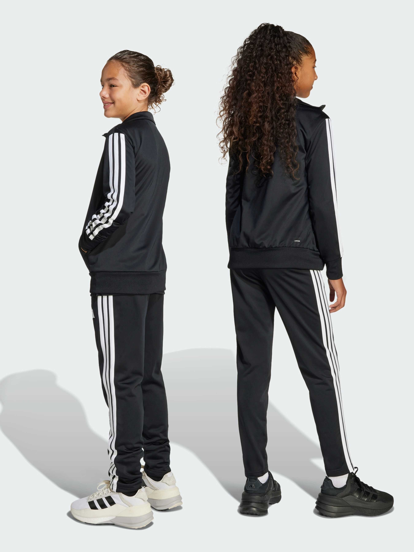 Спортивный костюм Adidas модель JD6502 Фото