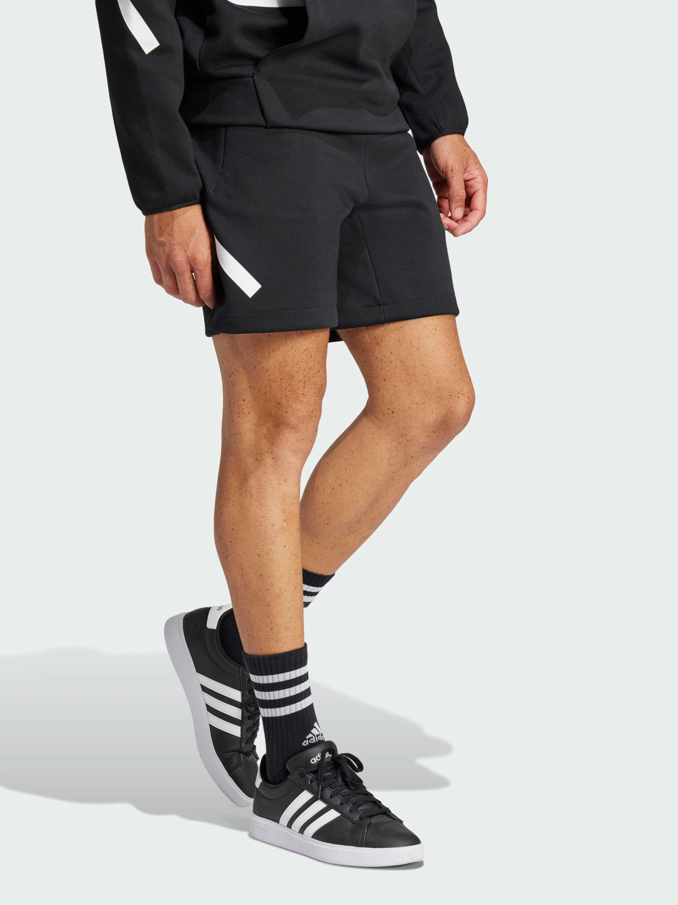 Повседневные шорты Adidas ZNE модель JD5325 Фото