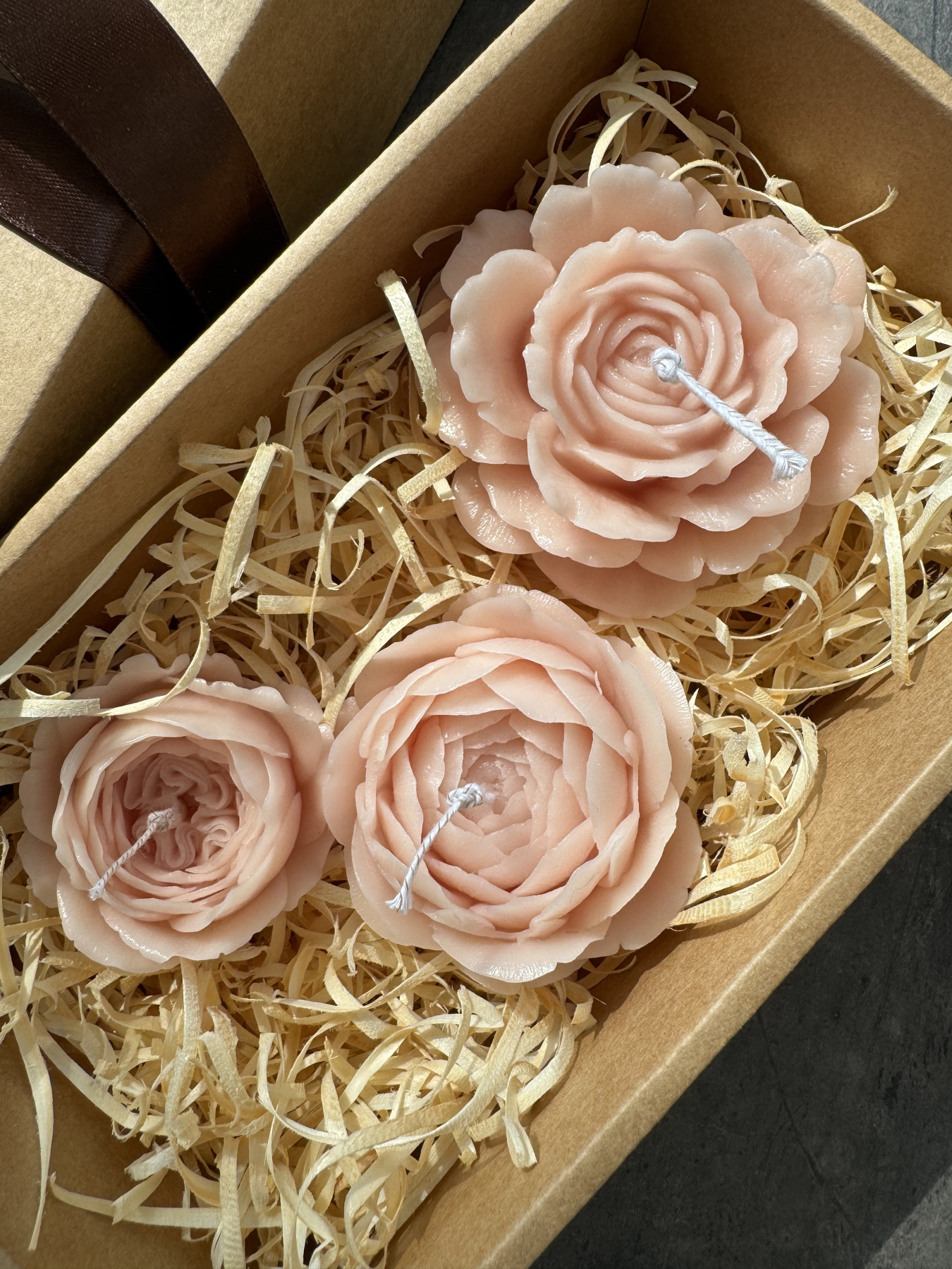 Набор ароматических свеч "Розы", аромат - цветочный, из натурального пчелиного воска Candle Design модель 200.0003 Фото