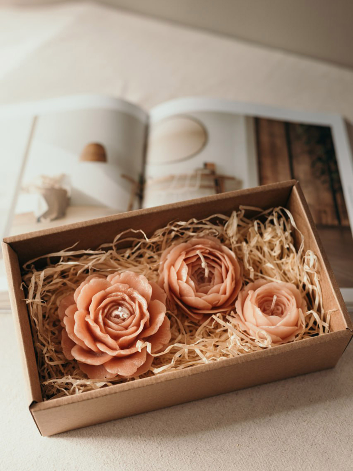 Набор ароматических свеч "Розы", аромат - цветочный, из натурального пчелиного воска Candle Design модель 200.0003 Фото