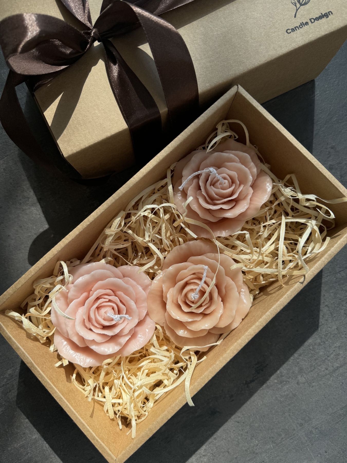 Набор парфюмированных свеч "Розы Альба", аромат - цветочный, из натурального пчелиного воска Candle Design модель 200.0004 Фото