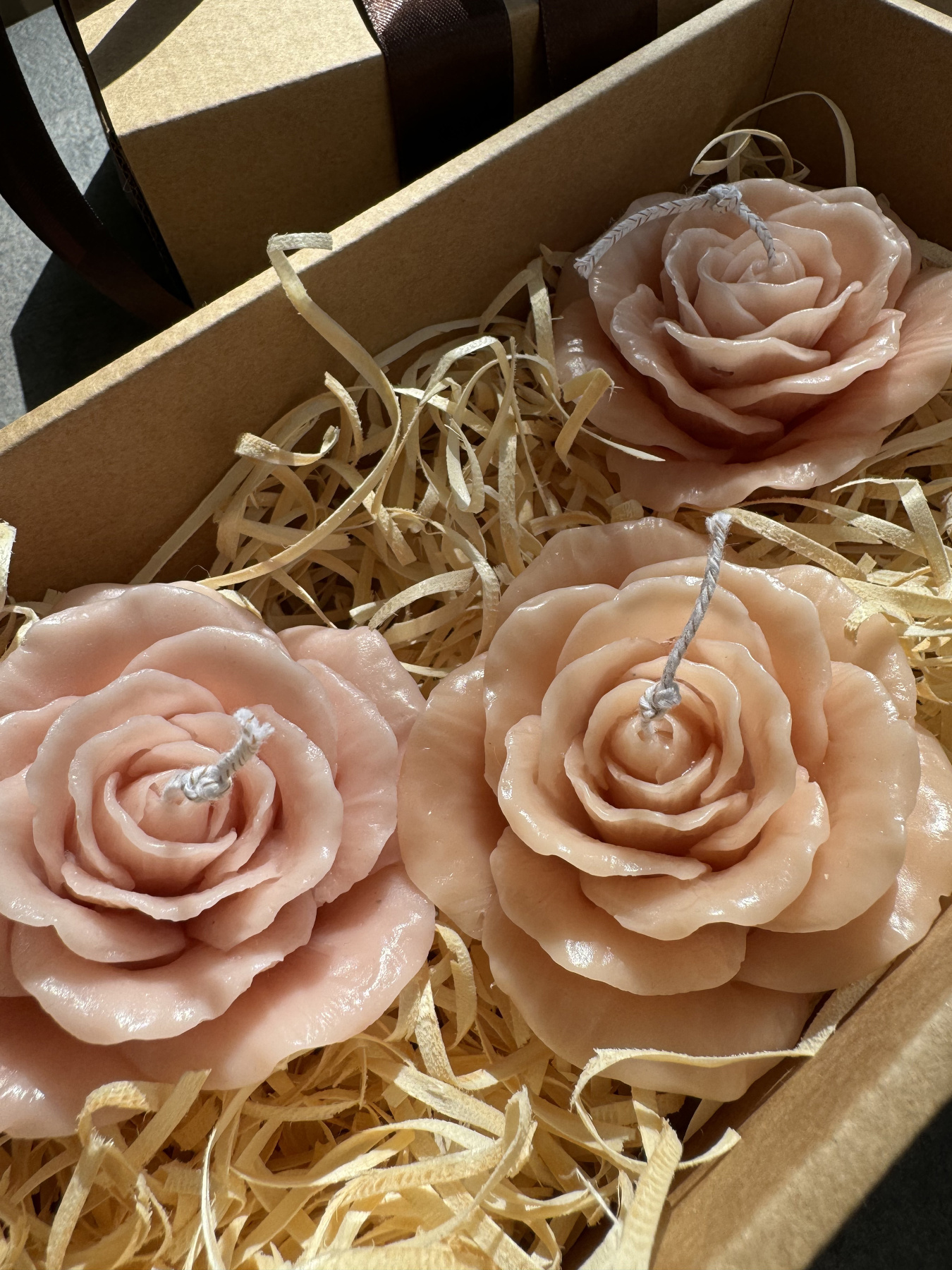 Набор парфюмированных свеч "Розы Альба", аромат - цветочный, из натурального пчелиного воска Candle Design модель 200.0004 Фото